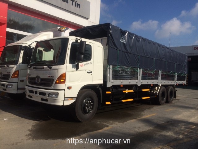 Đánh giá xe tải Hino 15 tấn dòng chuyên dụng đa năng