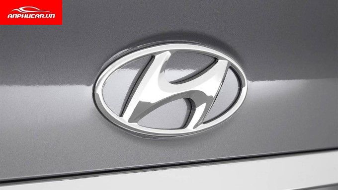 Logo Hyundai Chrome