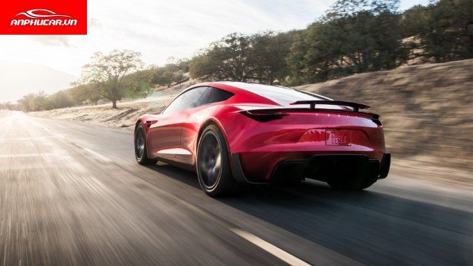 xe tesla roadster duoi xe